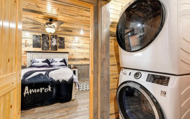 Pet-friendly Broken Bow Cabin Near Lukfata Creek!