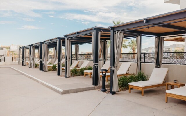 Hello Sunshine 6 Bedroom Home