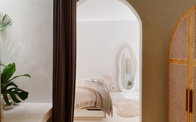Splendid Villa Eden White Canggu Pool & 2 Bd