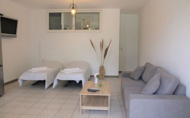 "kalamaki Plaza Apartments 'kalimera'"