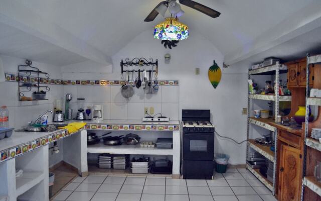 Alexandross Hostel BnB