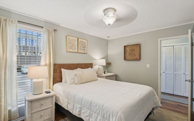 SPC 1034 is a Pet Friendly 1 BR with Free Beach Service for 2! by RedAwning