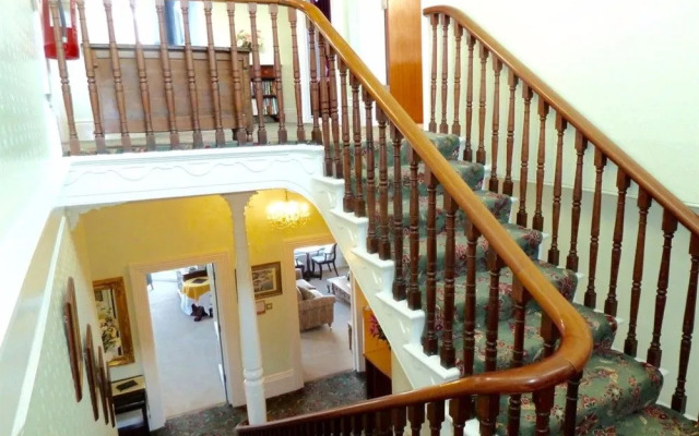 Cloudlands - Guest house