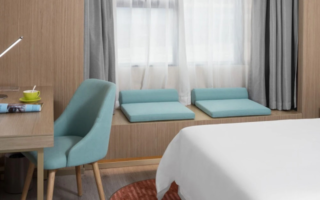 Kaigaosi Hotel (Guangzhou Railway Station Subway Station Baima Clothing City)