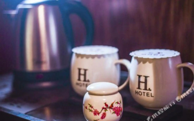 H Hotel (Xi'an Fengcheng 8th Road Administration Center Shuijing)