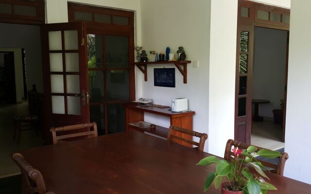 Riverside Homestay Apartments