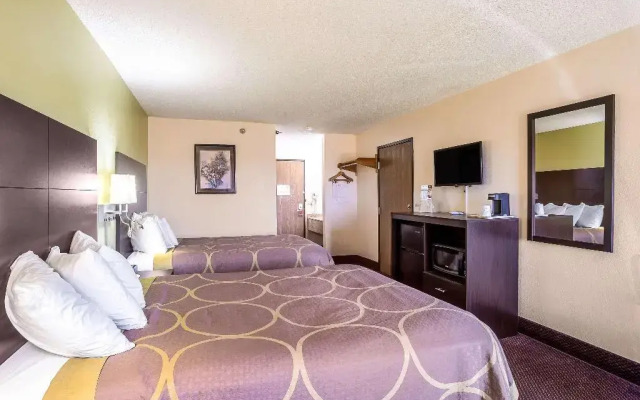 Super 8 by Wyndham Galesburg