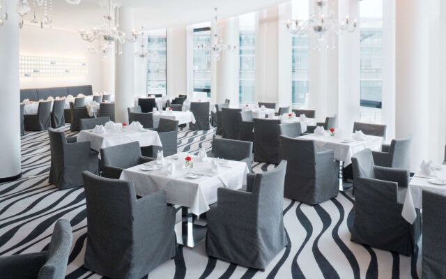 Mövenpick Hotel Stuttgart Airport