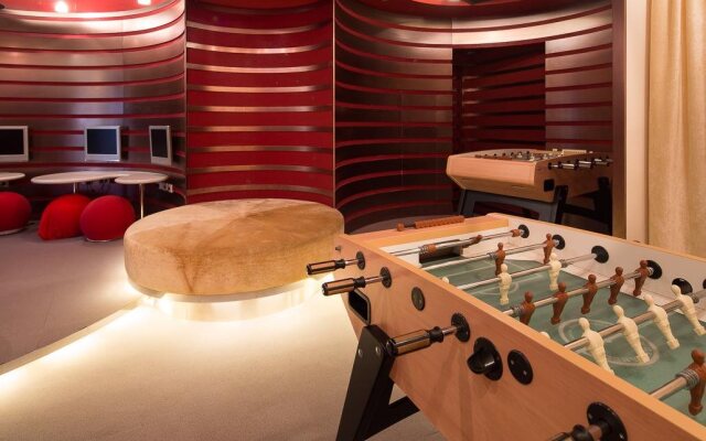 Kowloon Harbourfront Hotel