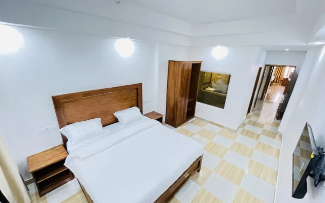 Pulickal Heights Hotel