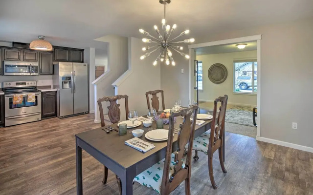 Enumclaw Home - 60 Mi to Mount Rainier!