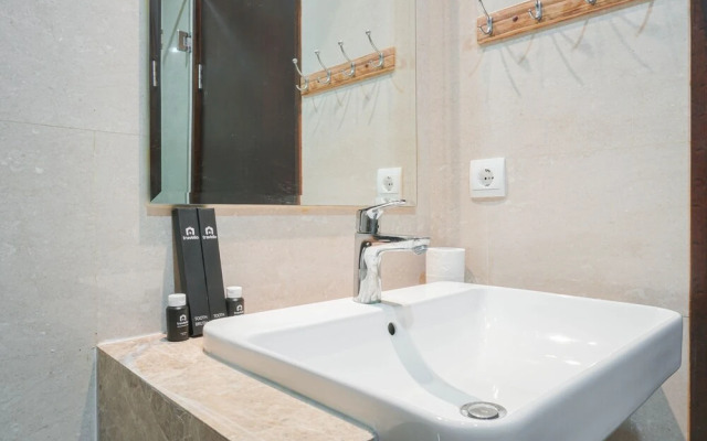 Comfort And Cozy Studio At Menteng Park Apartment