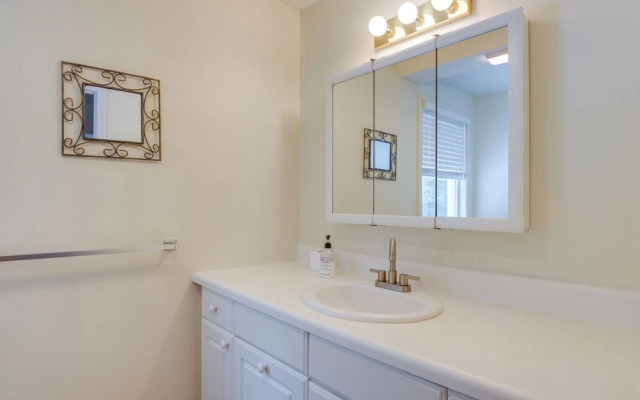 Ski, Golf & Hike: Spacious Dover Retreat!