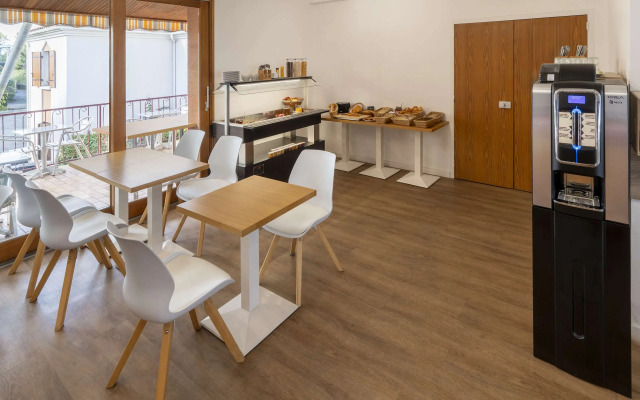 Sure Hotel by Best Western Saintes