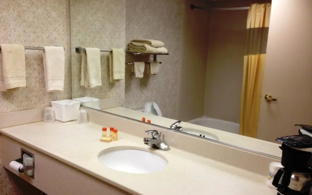 American Inn & Suites - High Point NC
