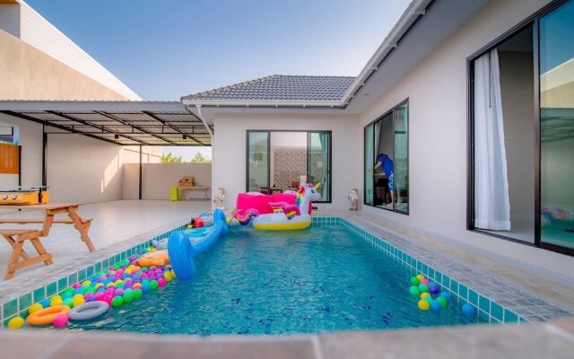 Hani Pool Villa
