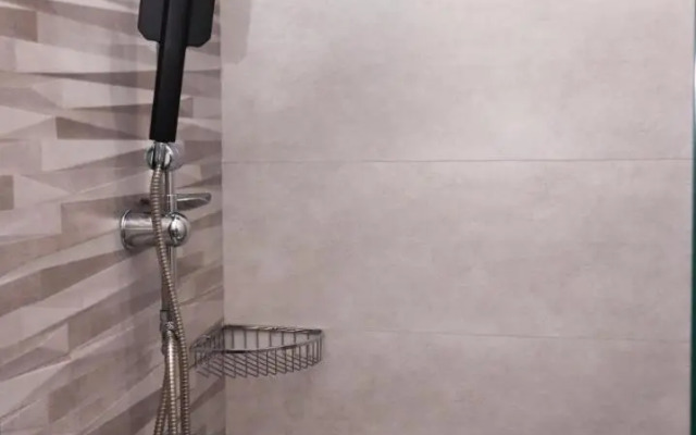 Newly Renovated Stylish 1br Apartment for 4