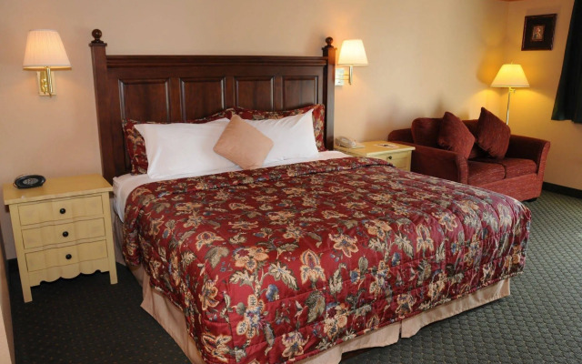 Pike's Waterfront Lodge