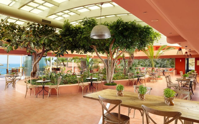 Out Of The Blue All Inclusive Resort & Spa