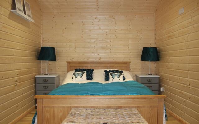 Fianna Log Cabin