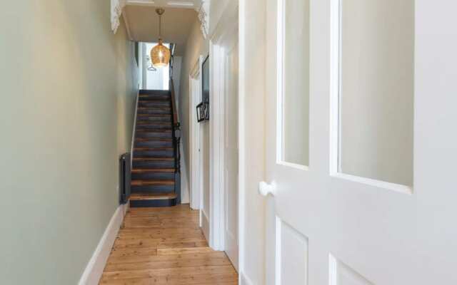 Brand New Luxurious 5 Bedroom Townhouse