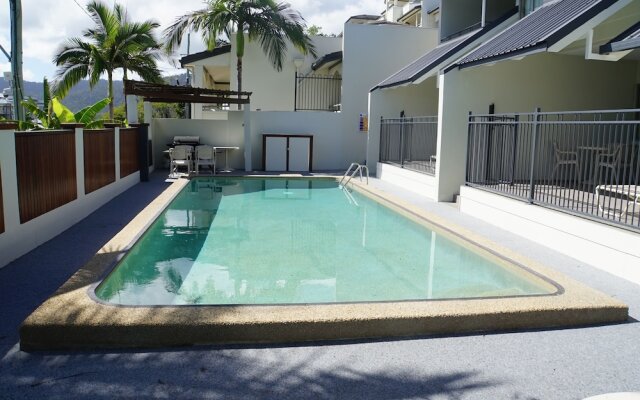 Airlie Seaview Apartments