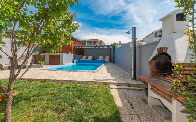 Stunning Apartment in Bibinje With 3 Bedrooms, Wifi and Outdoor Swimming Pool