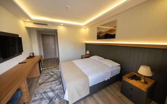 Pera North Hotel - Lounge & Restaurant