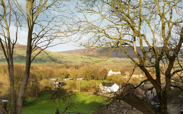 Ye Olde Bowling Green Inn by OYO