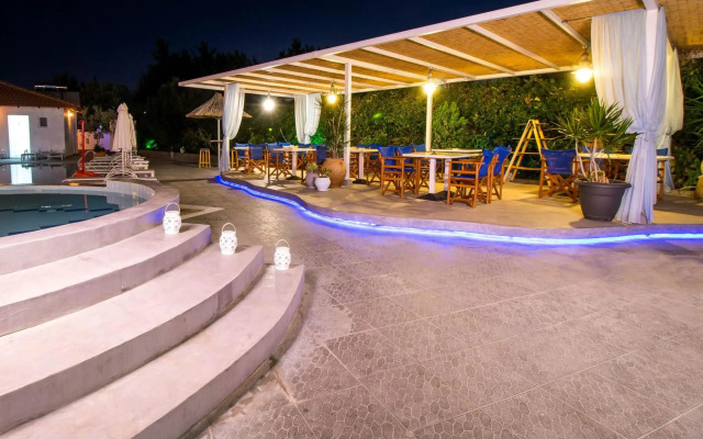 Tinas Plus Hotel