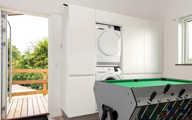 10 Person Holiday Home in Bjert