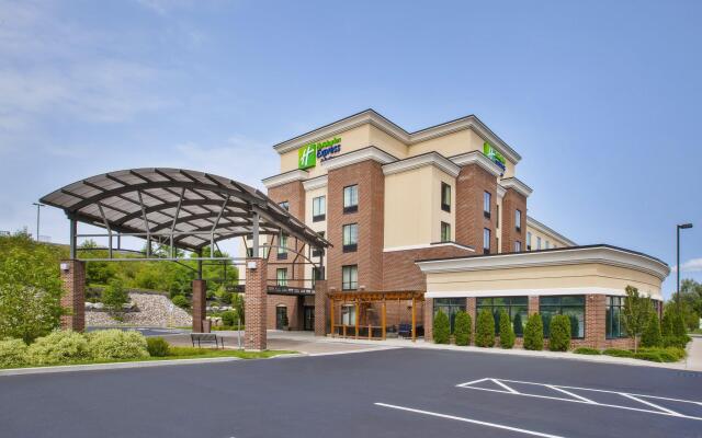 Holiday Inn Express & Suites Geneva Finger Lakes by IHG