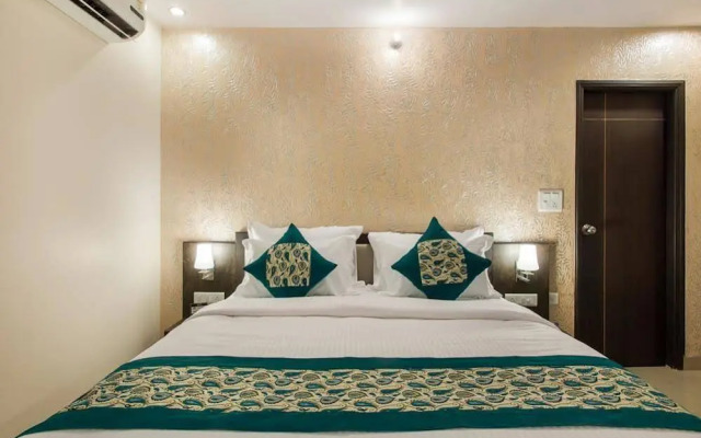 OYO 744 Hotel Vachi Inn