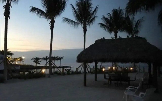 7 Waterfront 4bed 3bath Pool Home