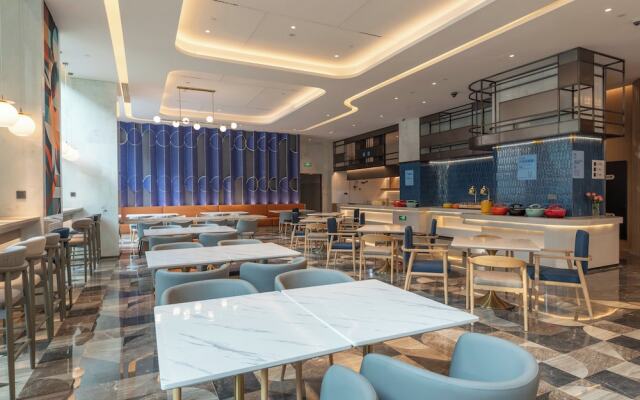 Holiday Inn Express Shanghai Changfeng Park by IHG