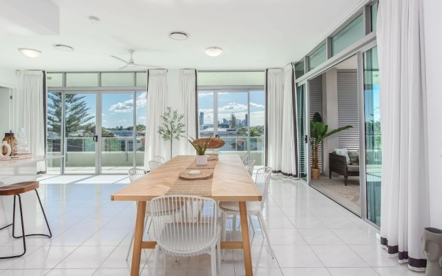 Mermaid Beach Luxury Penthouse