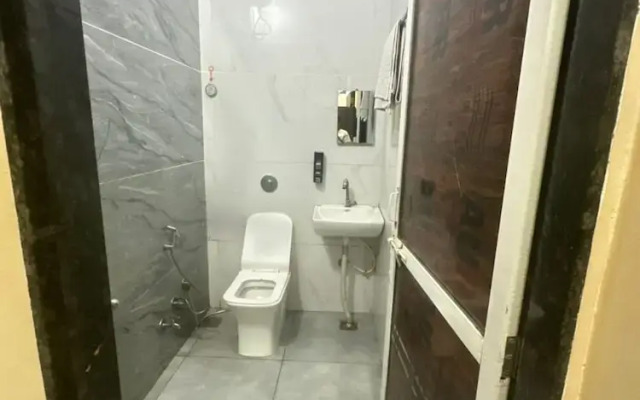 Goroomgo Rudrasagar Homestay Ujjain