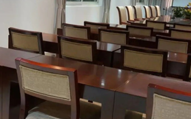 Sunshine Holiday Hotel