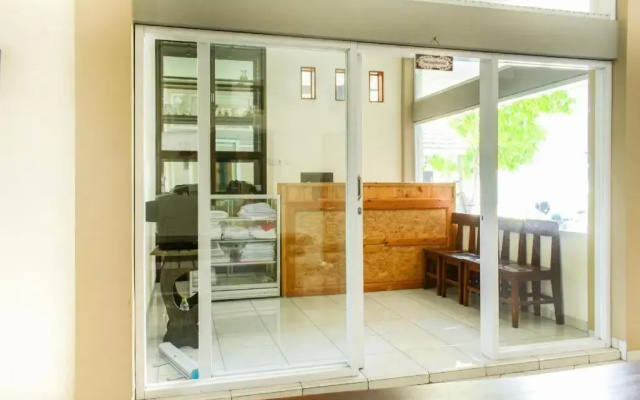 Penginapan Anggrek Syariah 2 by OYO Rooms