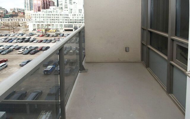 WhiteHall Suites - 20 Bluejays Way