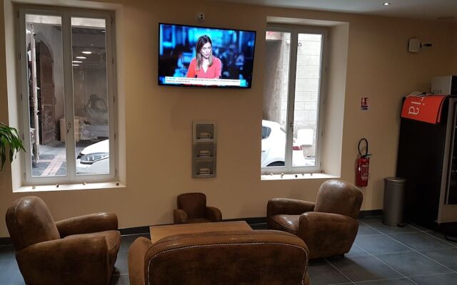 Logis Hotel Yseria - Historical Center