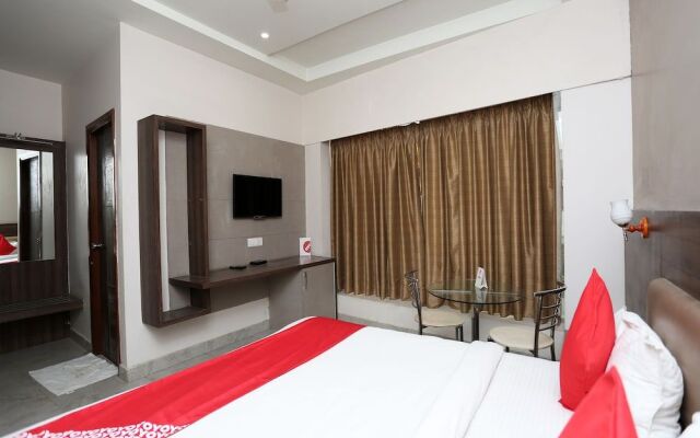 Collection O 6688 Hotel RP Grand Titanium