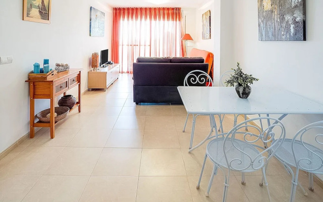 Comfortable Apartment Near the Sea