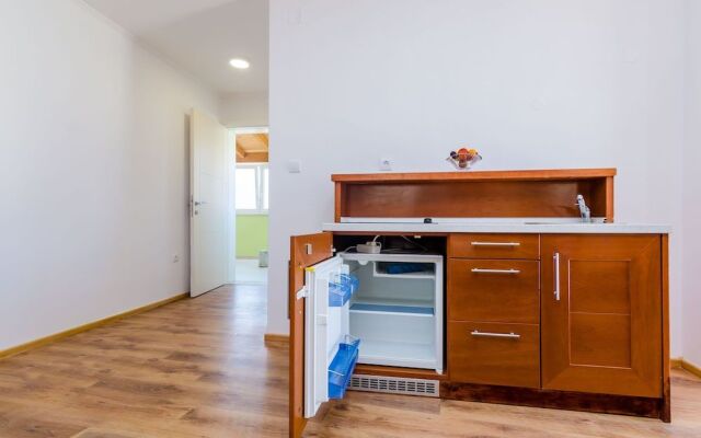 Apartments & Rooms V&M