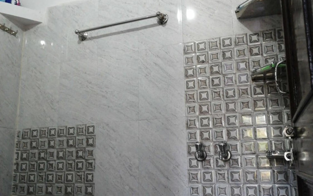 OYO HOME 88499 Mystic Home