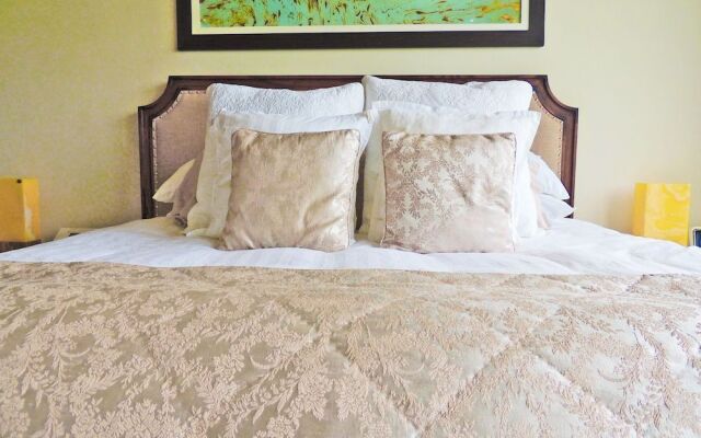 Royal Serennia Small Hotel Boutique