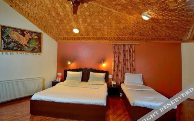 Hotel Nishat View