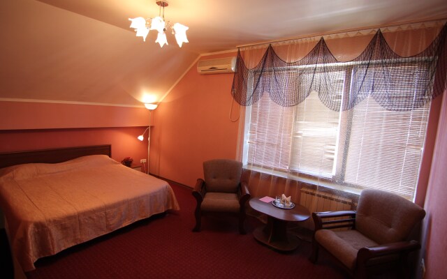Tis Hotel