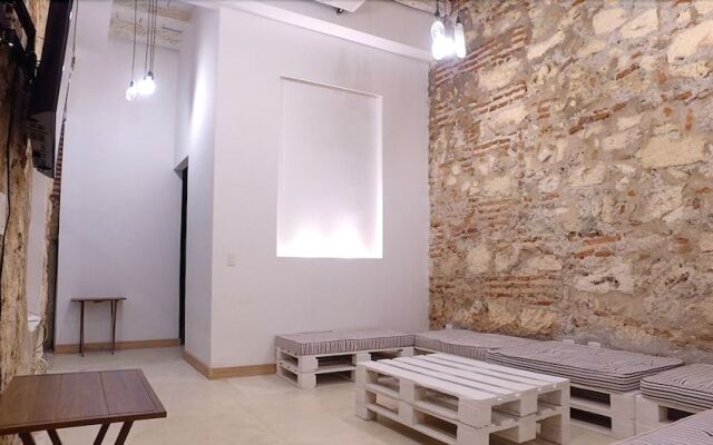 Bourbon St Hostal Boutique - Hostel