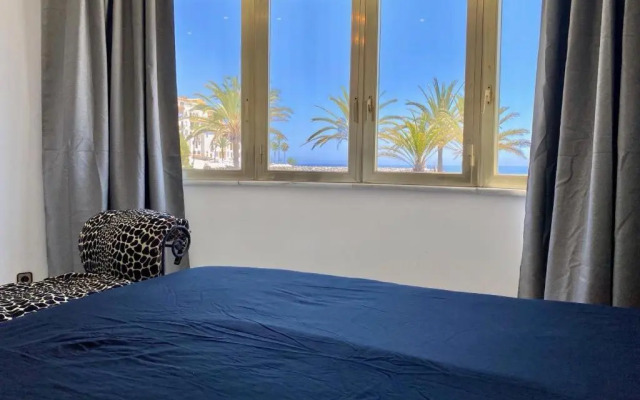 Frontline sea in the center of Puerto Banus.2 Bedrooms.